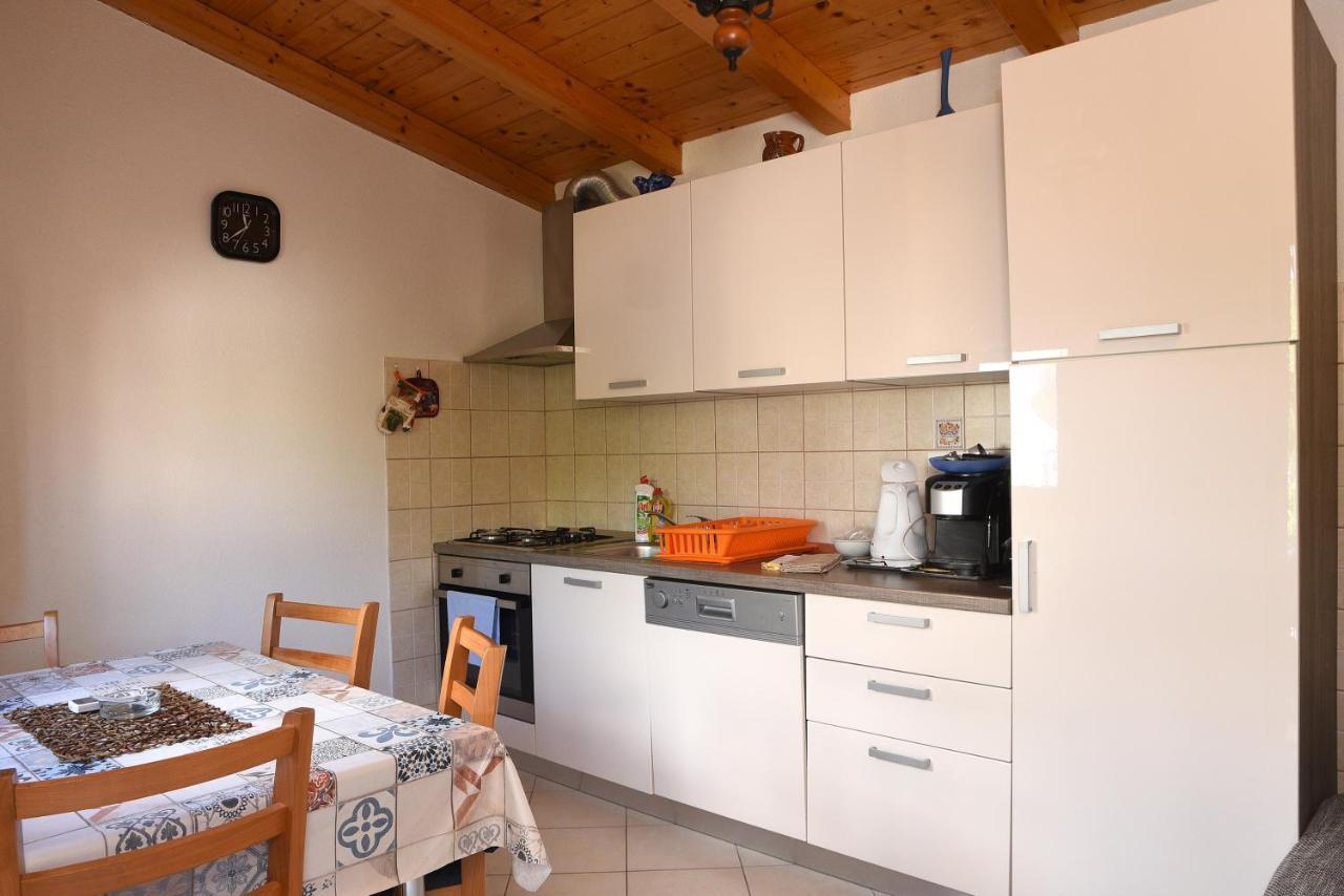 Apartment Anamarija Valun Exterior photo